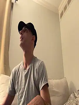 Snapshot of hailzeffn chatting on 09-12-25, 05:18 hailzeffn online show from 09-12-25, 05:18