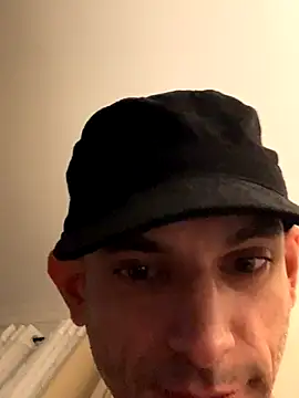 Snapshot of hailzeffn chatting on 09-13-25, 05:51 hailzeffn online show from 09-13-25, 05:51