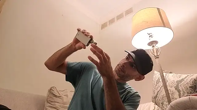 Snapshot of hailzeffn chatting on 09-16-25, 11:00 hailzeffn online show from 09-16-25, 11:00