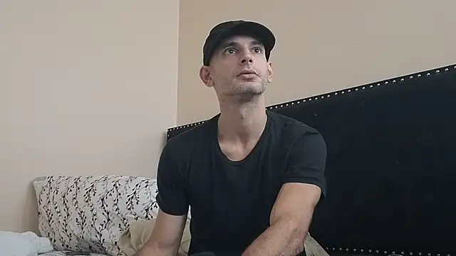 Snapshot of hailzeffn chatting on 09-30-25, 03:50 hailzeffn online show from 09-30-25, 03:50