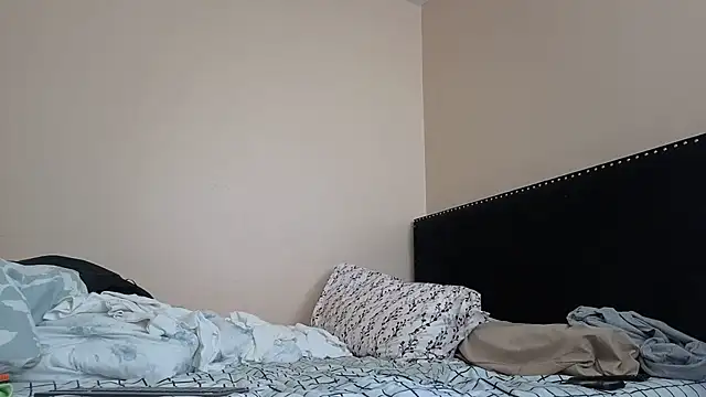 Snapshot of hailzeffn chatting on 10-05-25, 05:33 hailzeffn online show from 10-05-25, 05:33