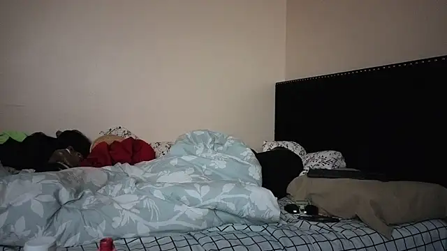 Snapshot of hailzeffn chatting on 10-25-25, 08:55 hailzeffn online show from 10-25-25, 08:55