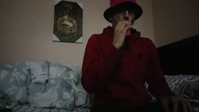 Snapshot of hailzeffn chatting on 11-03-25, 12:39 hailzeffn online show from 11-03-25, 12:39