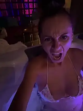 therealbeverlycious online show from 10-24-25, 10:44