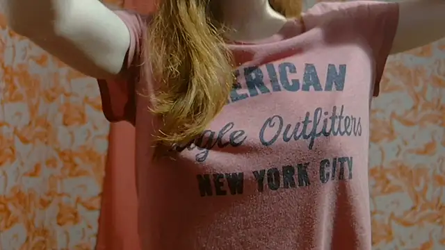 Snapshot of strawberrysmoothie chatting on 01-19-25, 01:21 strawberrysmoothie online show from 01-19-25, 01:21