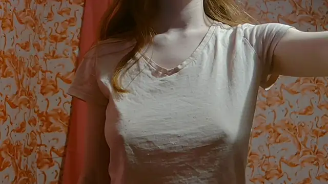 Snapshot of strawberrysmoothie chatting on 01-20-25, 12:46 strawberrysmoothie online show from 01-20-25, 12:46