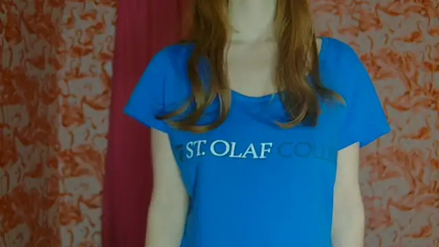 Snapshot of strawberrysmoothie chatting on 02-01-25, 03:30 strawberrysmoothie online show from 02-01-25, 03:30