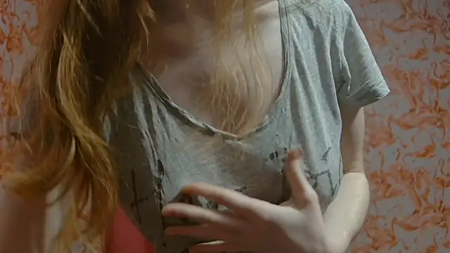 Snapshot of strawberrysmoothie chatting on 02-11-25, 03:18 strawberrysmoothie online show from 02-11-25, 03:18