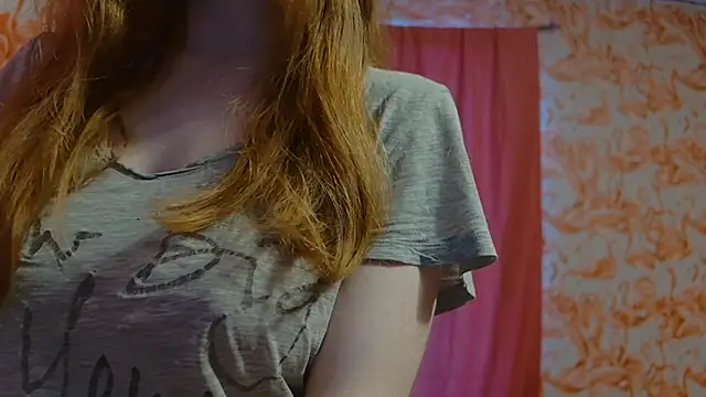 Snapshot of strawberrysmoothie chatting on 03-19-25, 11:03 strawberrysmoothie online show from 03-19-25, 11:03