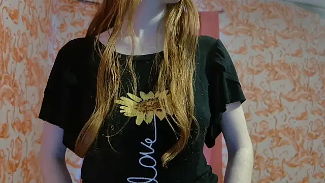 Snapshot of strawberrysmoothie chatting on 09-19-25, 07:03 strawberrysmoothie online show from 09-19-25, 07:03