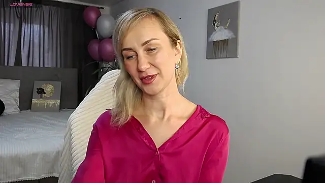 Vanessa Nowak online show from 03-06-25, 07:36