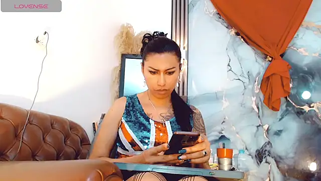 khiara moretti online show from 09-11-25, 07:47