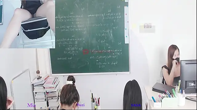 Snapshot of _Math_ chatting on 07-11-26, 12:30 Math online show from 07-11-26, 12:30