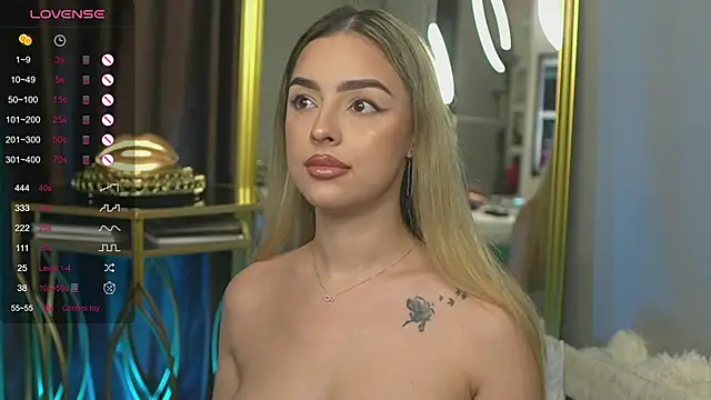 Snapshot of ScarletColes chatting on 01-21-25, 04:32 ScarletColes online show from 01-21-25, 04:32