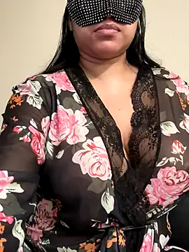 Snapshot of Blzsugar chatting on 10-18-25, 01:08 Blzsugar online show from 10-18-25, 01:08