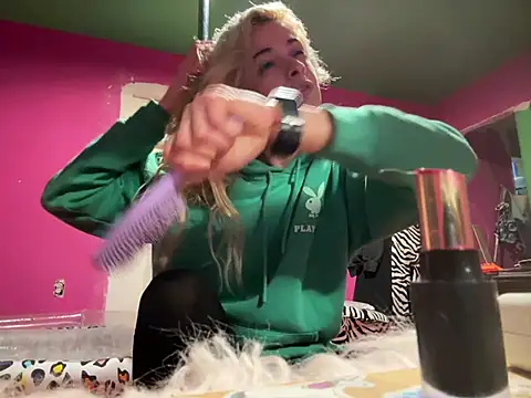 Snapshot of watermellonpussy chatting on 12-17-24, 10:55 watermellonpussy online show from 12-17-24, 10:55