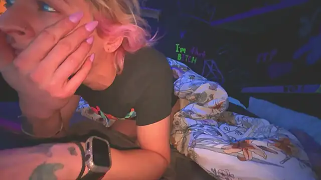 Snapshot of watermellonpussy chatting on 01-06-25, 10:57 watermellonpussy online show from 01-06-25, 10:57