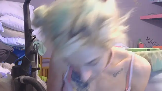 Snapshot of watermellonpussy chatting on 11-15-25, 05:27 watermellonpussy online show from 11-15-25, 05:27