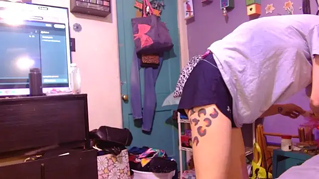 Snapshot of watermellonpussy chatting on 11-27-25, 04:25 watermellonpussy online show from 11-27-25, 04:25