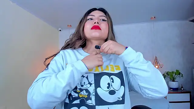 Snapshot of LARSONMIA chatting on 02-18-25, 03:10 LARSONMIA online show from 02-18-25, 03:10