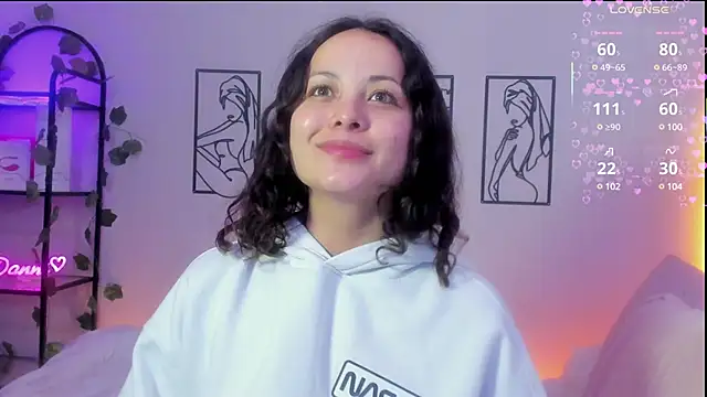 Snapshot of Megan_Rodrigo chatting on 02-17-25, 06:59 Megan Rodrigo online show from 02-17-25, 06:59