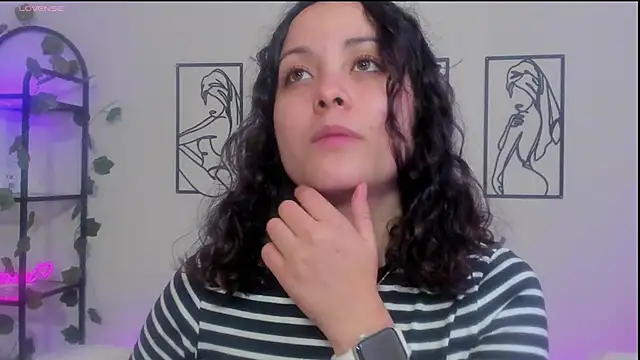 Snapshot of Megan_Rodrigo chatting on 03-10-25, 06:56 Megan Rodrigo online show from 03-10-25, 06:56