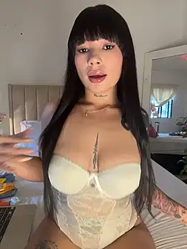 Snapshot of Roxanne_08 chatting on 11-28-25, 07:27 Roxanne 08 online show from 11-28-25, 07:27