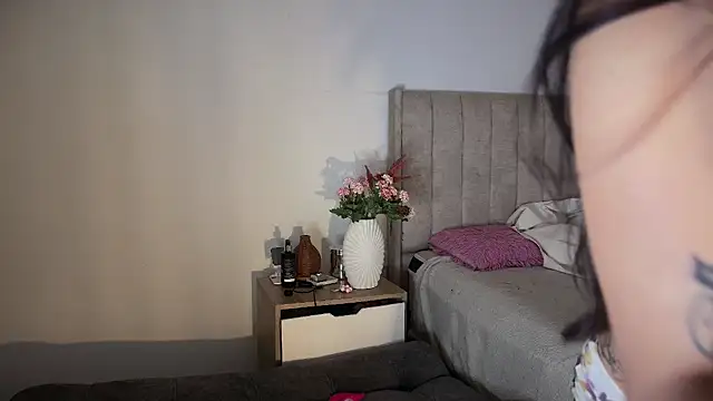 Roxanne 08 online show from 02-03-26, 06:22