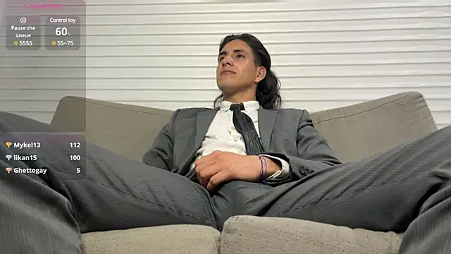 Snapshot of Tom_blunt96 chatting on 01-30-25, 06:13 Tom blunt96 online show from 01-30-25, 06:13