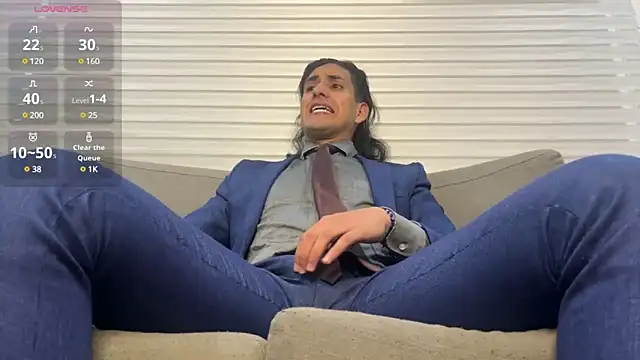 Snapshot of Tom_blunt96 chatting on 01-31-25, 10:31 Tom blunt96 online show from 01-31-25, 10:31