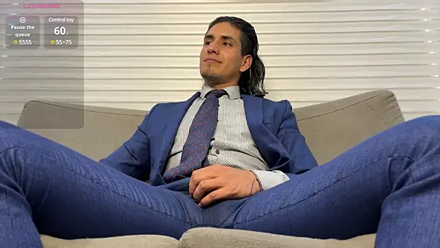 Snapshot of Tom_blunt96 chatting on 02-12-25, 08:40 Tom blunt96 online show from 02-12-25, 08:40