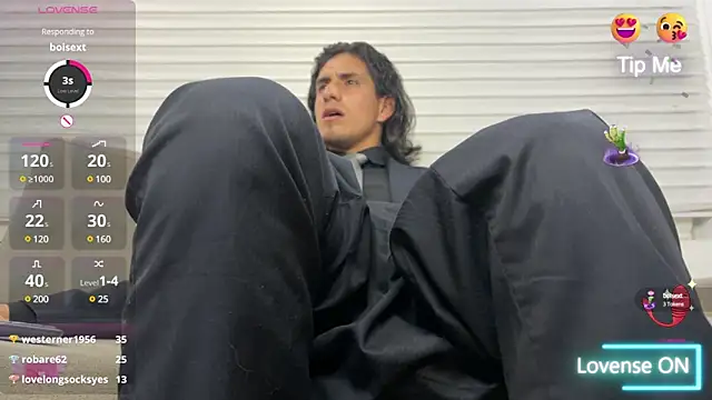 Snapshot of Tom_blunt96 chatting on 02-15-25, 02:47 Tom blunt96 online show from 02-15-25, 02:47