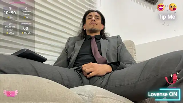 Snapshot of Tom_blunt96 chatting on 02-24-25, 05:00 Tom blunt96 online show from 02-24-25, 05:00