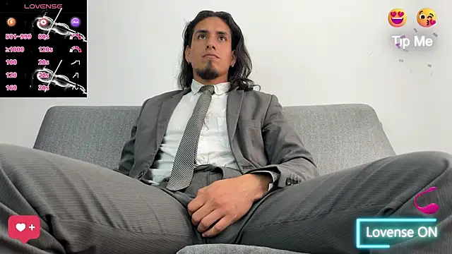 Snapshot of Tom_blunt96 chatting on 10-03-25, 06:49 Tom blunt96 online show from 10-03-25, 06:49