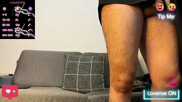 Snapshot of Tom_blunt96 chatting on 10-26-25, 03:01 Tom blunt96 online show from 10-26-25, 03:01