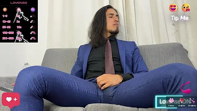 Snapshot of Tom_blunt96 chatting on 11-05-25, 01:49 Tom blunt96 online show from 11-05-25, 01:49