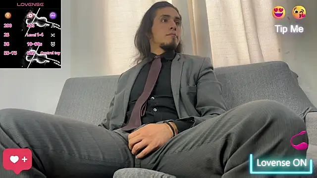 Snapshot of Tom_blunt96 chatting on 11-20-25, 02:50 Tom blunt96 online show from 11-20-25, 02:50