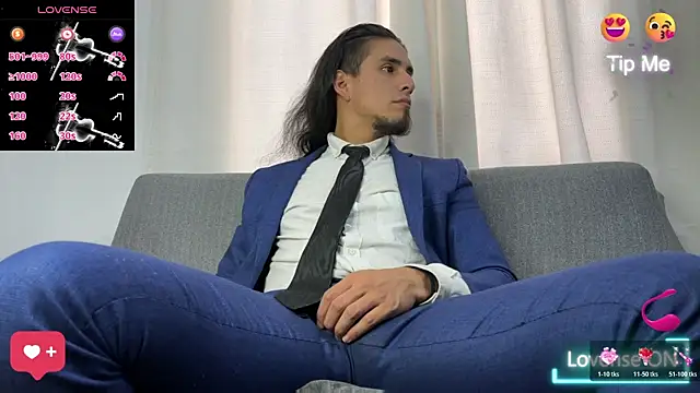 Snapshot of Tom_blunt96 chatting on 11-22-25, 04:39 Tom blunt96 online show from 11-22-25, 04:39