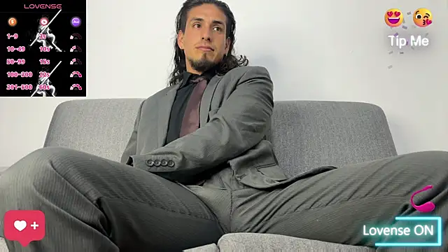 Snapshot of Tom_blunt96 chatting on 11-26-25, 06:25 Tom blunt96 online show from 11-26-25, 06:25