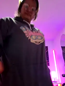 lucky-leah online show from 10-15-25, 03:50