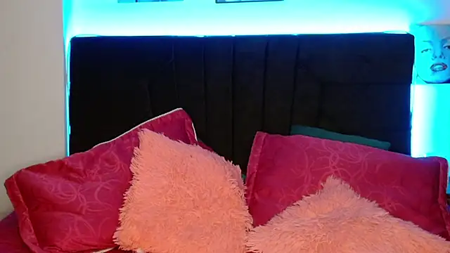 Snapshot of pearllatin chatting on 01-10-25, 11:50 pearllatin online show from 01-10-25, 11:50