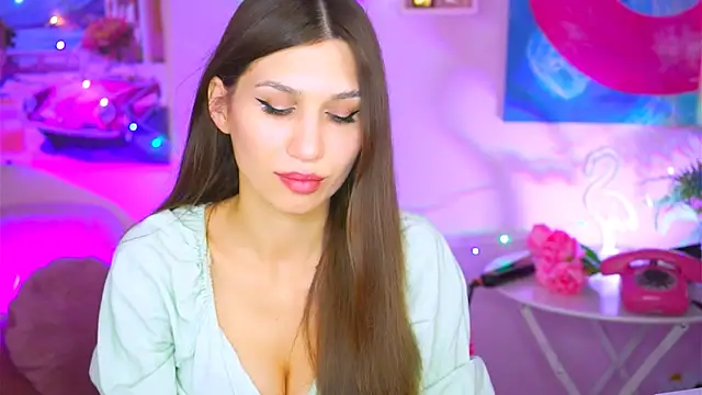 MollyPerry online show from 12-17-24, 04:11