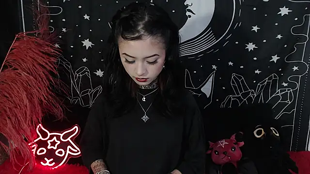 Snapshot of Isabella__dark chatting on 03-22-25, 12:06 Isabella dark online show from 03-22-25, 12:06