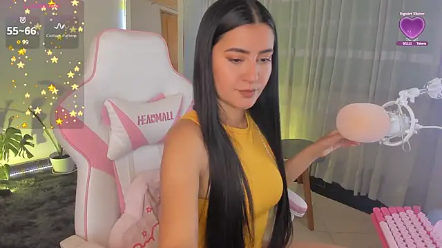 Snapshot of Violetta_kim1 chatting on 01-21-25, 12:36 Violetta kim1 online show from 01-21-25, 12:36