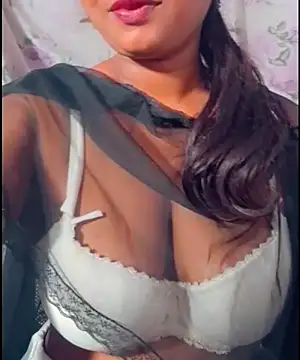 Snapshot of SLteena chatting on 07-10-26, 03:11 SLteena online show from 07-10-26, 03:11