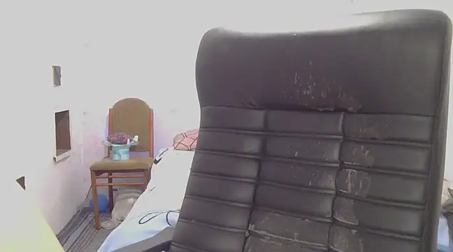 Snapshot of KittyyLaBeauty chatting on 02-25-25, 05:36 KittyyLaBeauty online show from 02-25-25, 05:36