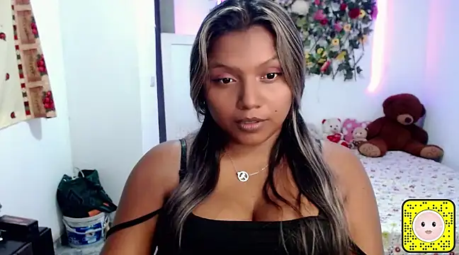 Snapshot of sexysusan4you chatting on 03-05-25, 12:05 sexysusan4you online show from 03-05-25, 12:05