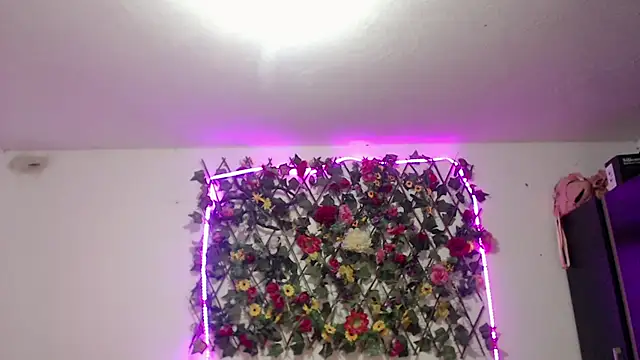 Snapshot of sexysusan4you chatting on 11-06-25, 06:20 sexysusan4you online show from 11-06-25, 06:20