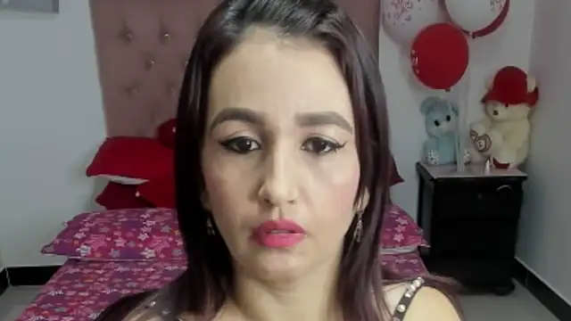 Snapshot of Karoline_Moore chatting on 02-19-25, 05:27 Karoline Moore online show from 02-19-25, 05:27