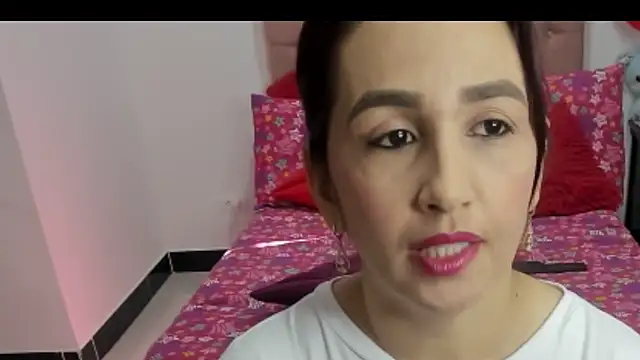 Snapshot of Karoline_Moore chatting on 02-20-25, 09:20 Karoline Moore online show from 02-20-25, 09:20